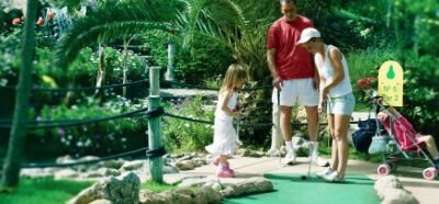Minigolf mit der Familie