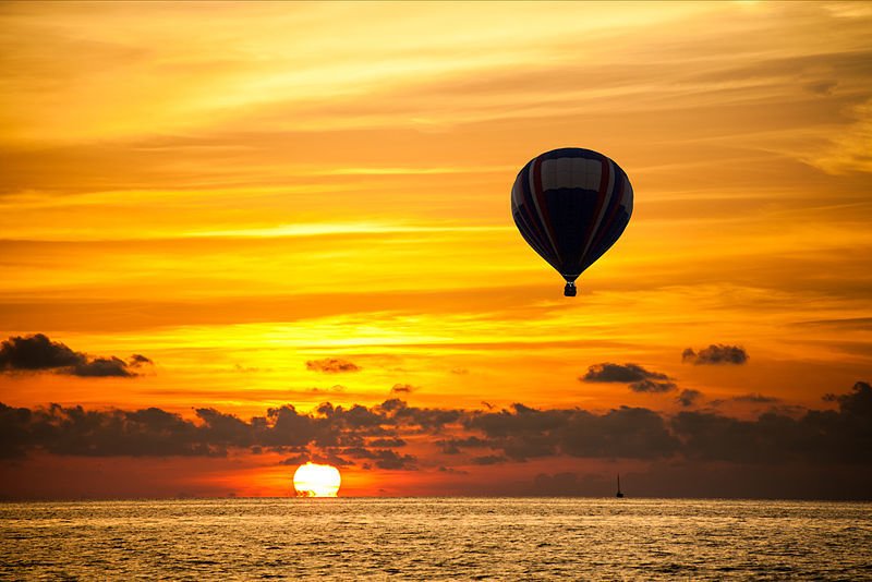 Sonnenaufgang über dem Meer