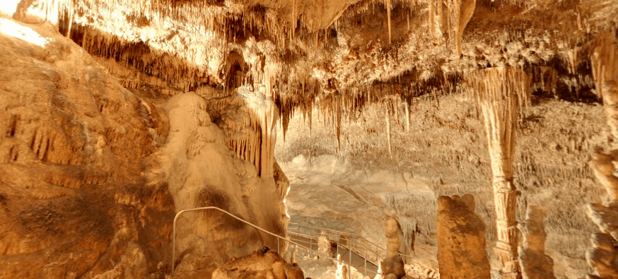 Wie lange dauert die Tour ins die Drachenhöhlen