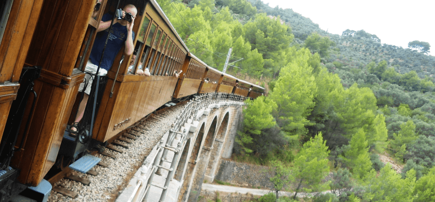  Zug “Roter Blitz” während der Inselrundfahrt