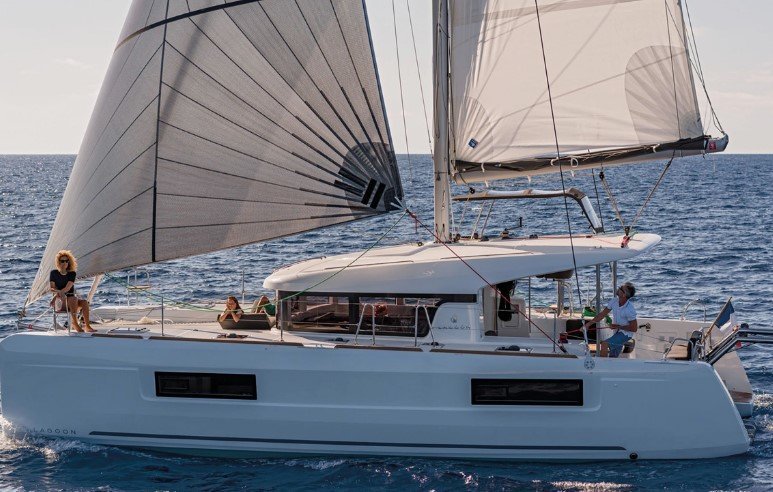 katamaran segeln auf mallorca