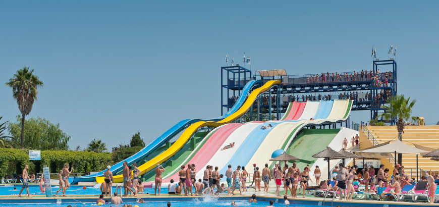 slides in the hidro park