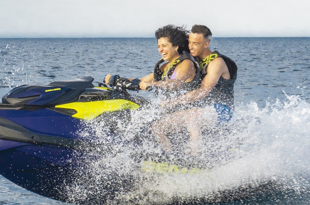 2 persons at the jet ski