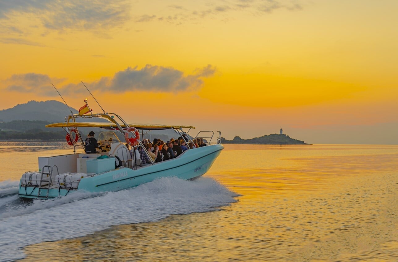 Motorówka w Zatoce Alcudia