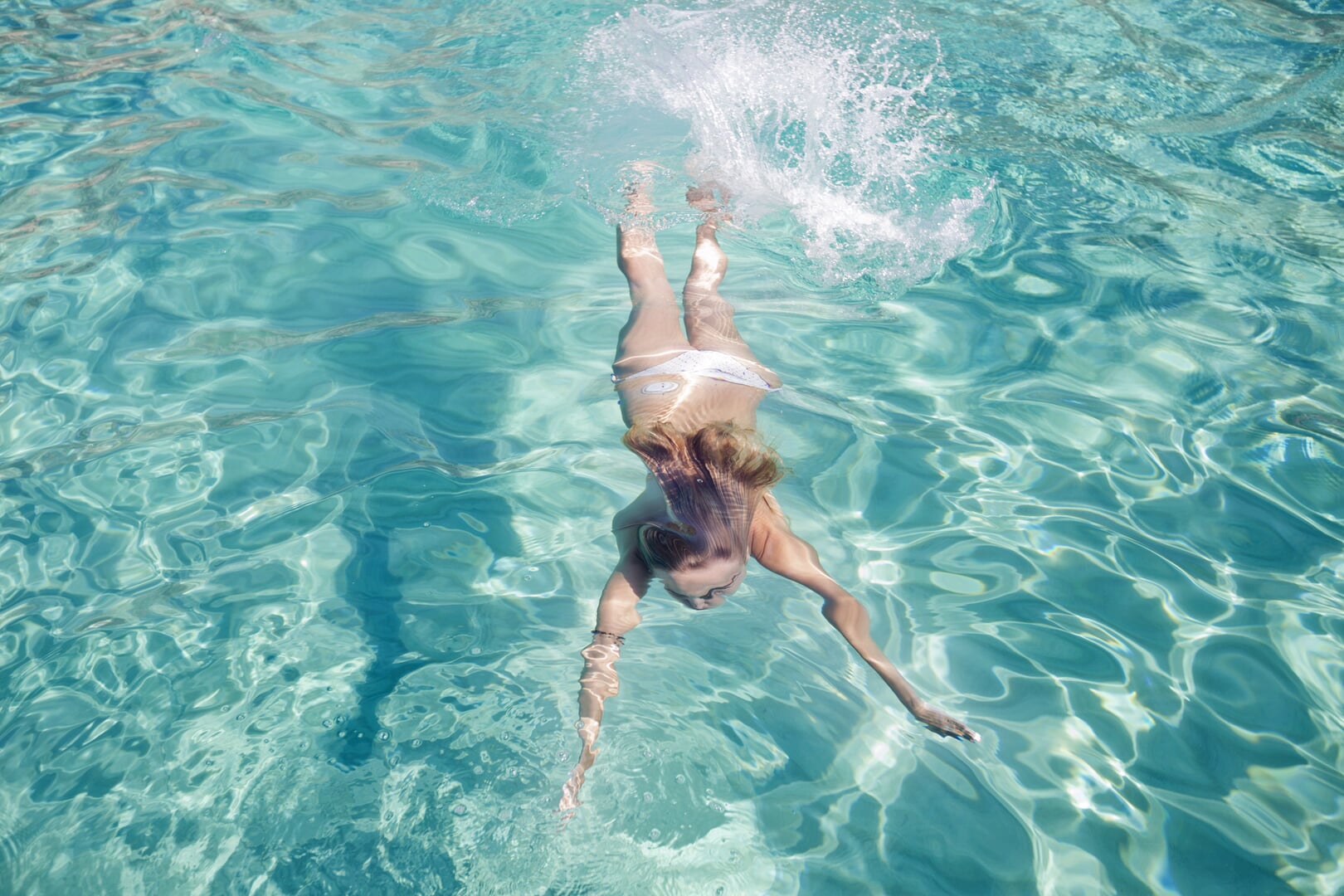 Katamaran z przystankami na pływanie