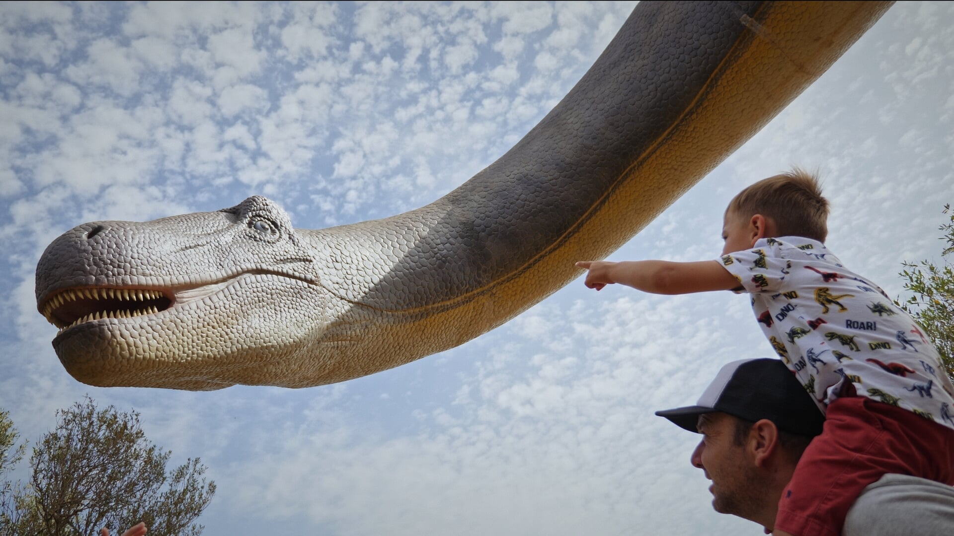 Ojciec z synem w parku