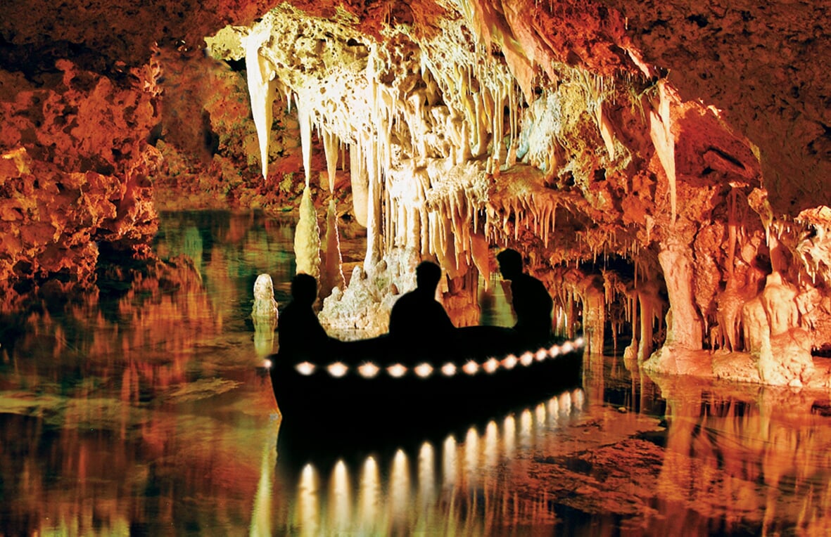 Łódź w jaskiniach